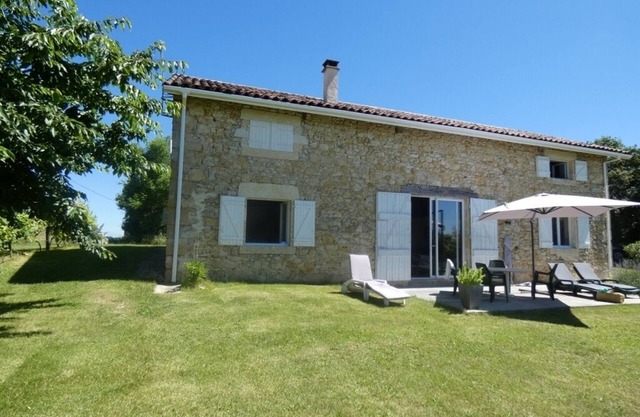 Stone barn converted into gite near Condom in a quiet hamlet