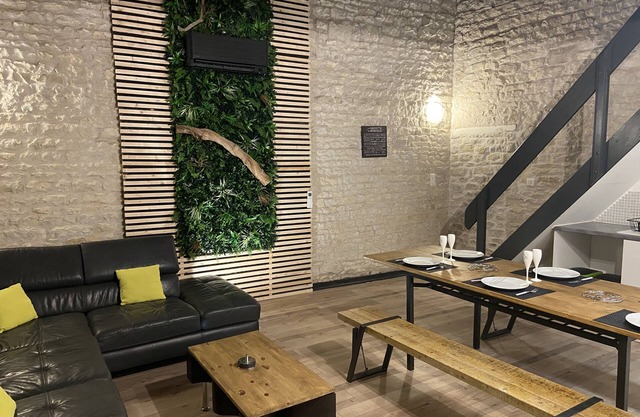 Stone house 20 min from LA ROCHELLE with SPA