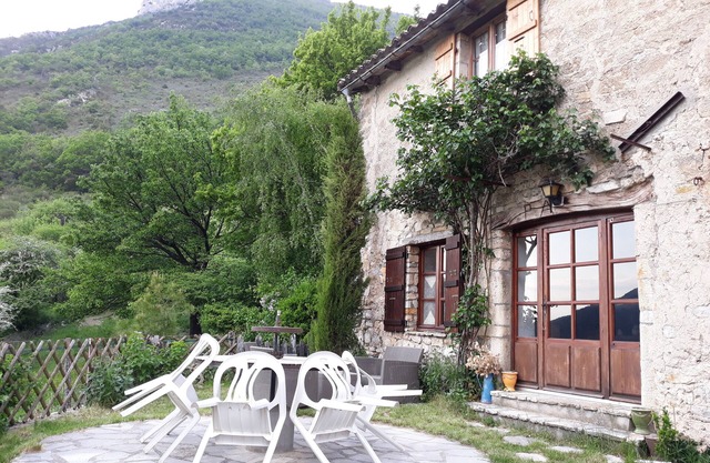 stone house between Vercors and Diois