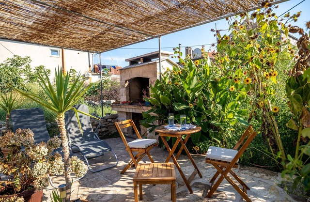 Stone House Harmony - One Bedroom Apartment with Patio and Garden View (1)