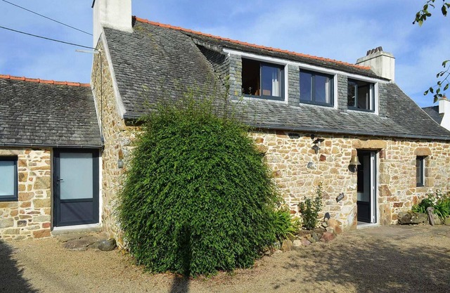 Stone House in Plougasnou near Port Blanc Beach