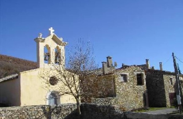 Stone house of character in a typical Provencal hamlet