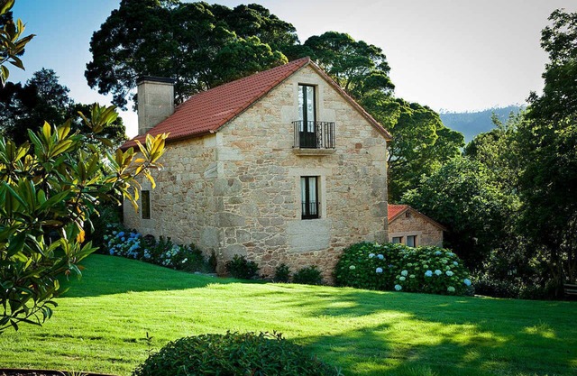 Stone house restored in the middle of nature