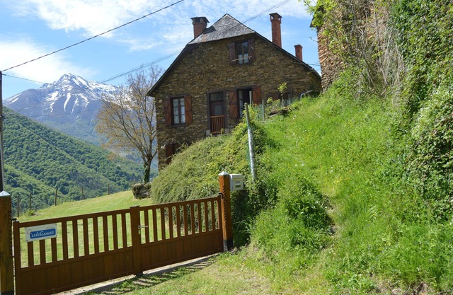 Stone house with character in the heart of the Ariège Natural Park