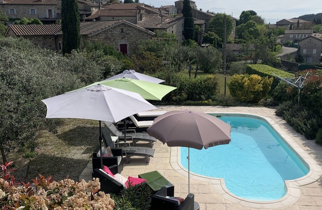 Stone house with private garden and swimming pool Private