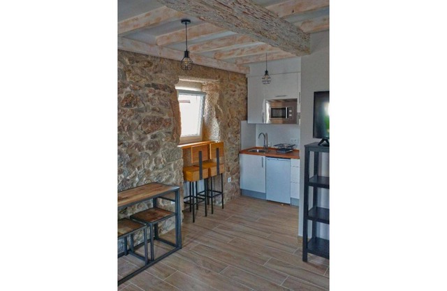 Stone studio near the sea and the Camino. Catapeixe Holiday Apartments.