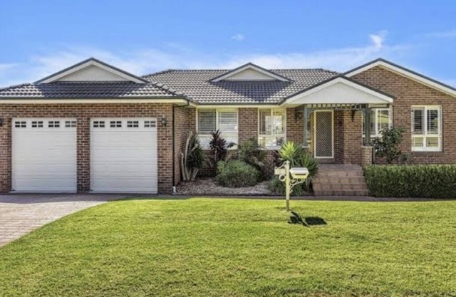 Stones throw away from several beaches, Shellcove Marina, Shellharbour village,