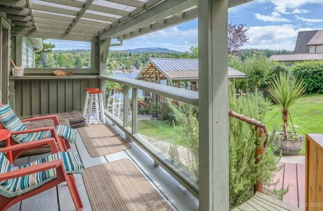 Stowaway Studio - 8 Acre Waterfront Estate w/Dock