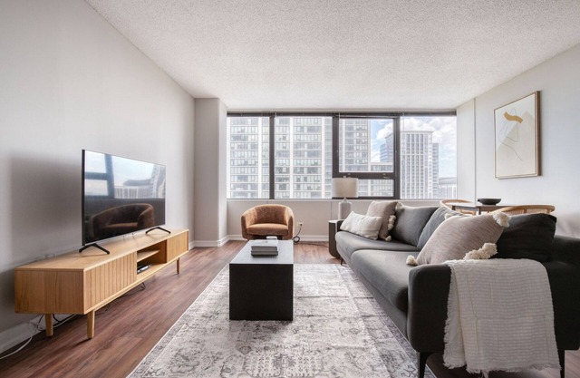 Striking South Loop 1BR w/Rooftop, walk to Grant Park, by Blueground
