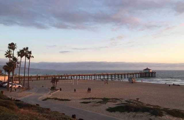 Studio 2 blocks to Beach w/Parking - Close to LAX
