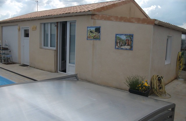 STUDIO 22 m², private terrace 40 m², shared swimming pool, quiet location!