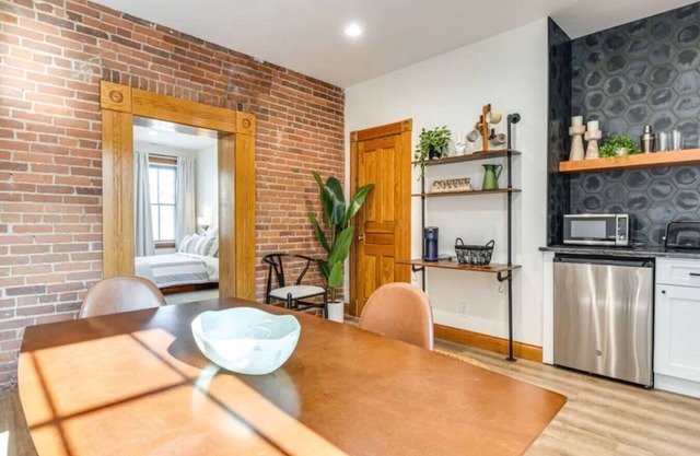 Studio 500: Downtown Gem + Free Parking & Pets OK!