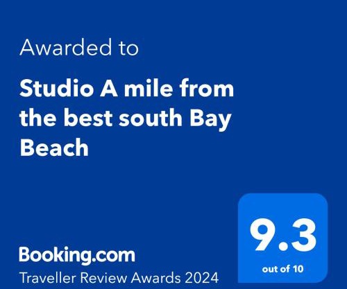 Studio A mile from the best south Bay Beach