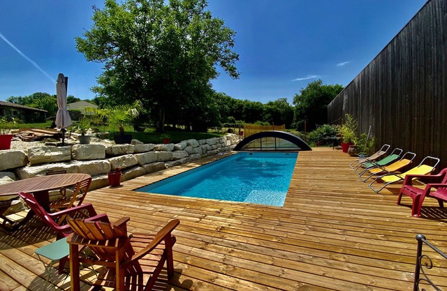Studio Apartment 'La Salamandre Enchantée' with Shared Pool, Private Terrace and Wi-Fi