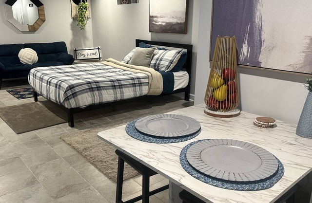 Studio apartment free parking