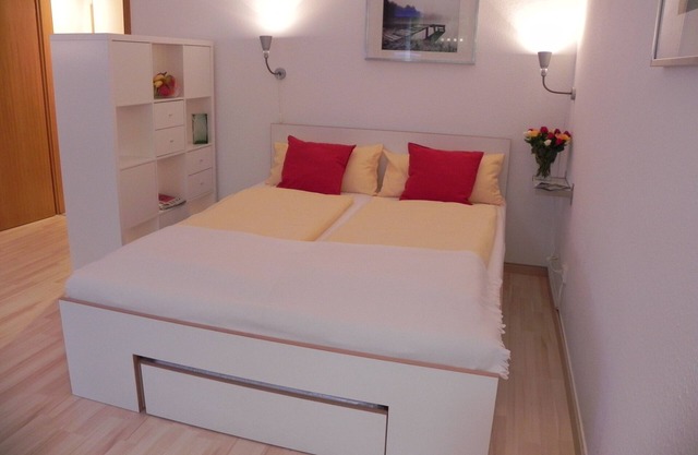 Studio apartment "Garden II", underground parking, balcony, central, clinic on foot (EK/OSK)