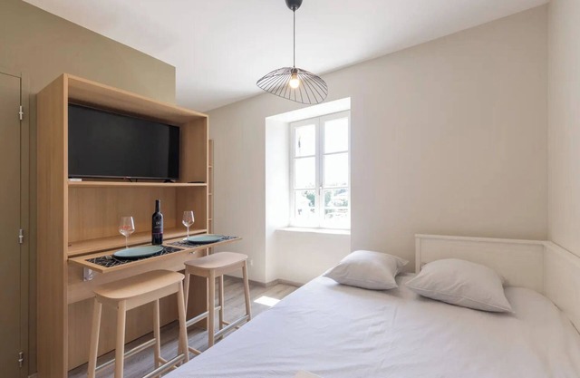 Studio Apartment 'Merlot' with Wi-Fi and Air Conditioning