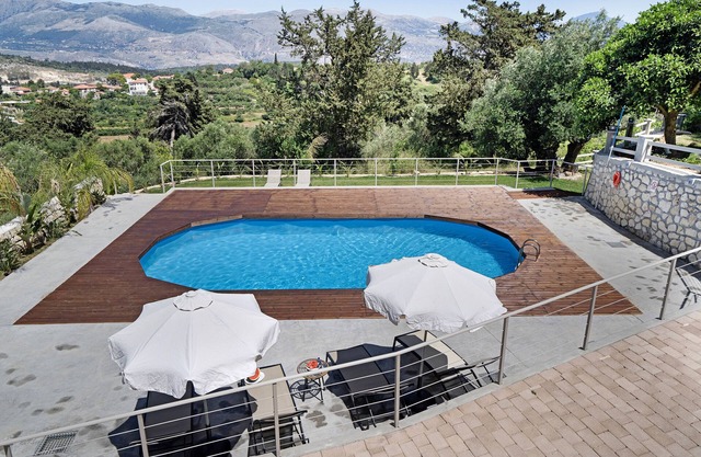 Studio Apartment 'Paradiso Verde 103' with Mountain View, Wi-Fi and Air Conditioning