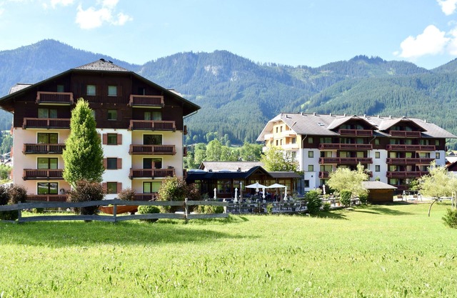 Studio apartment with mountain views