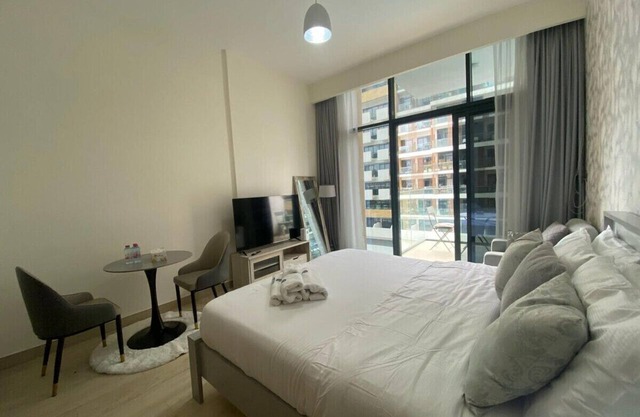Studio Apartment with Pool and Gym Access