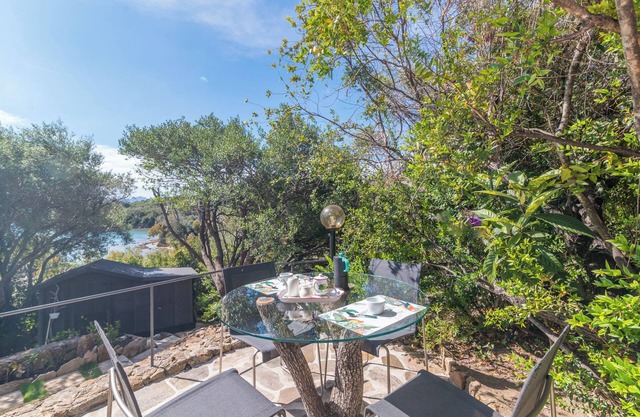 Studio Appartamento 'Monolocale Cala Capra' close to the Beach with Shared Pool & Wi-Fi