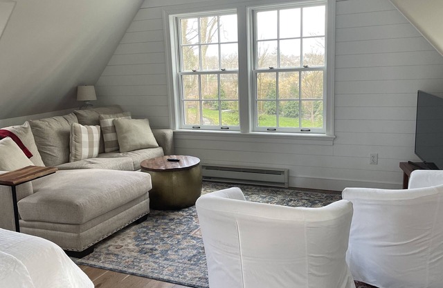 Studio Apt located in the heart of Wayne