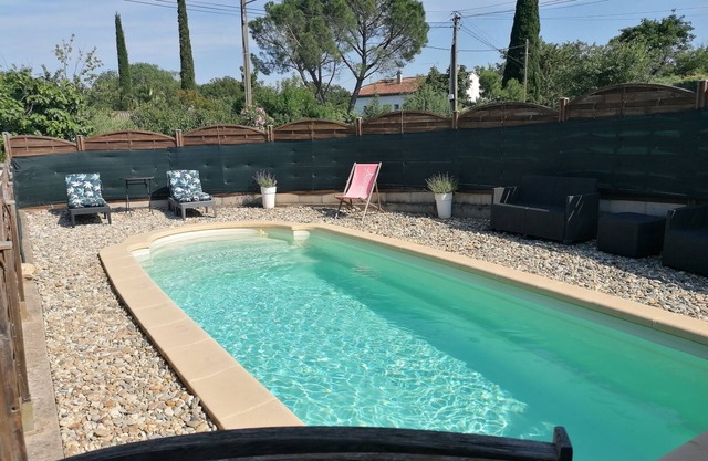 Studio Avec Terrasse et Piscine