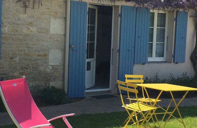 Studio belle-île - view on the swimming pool