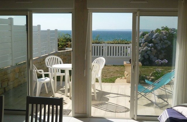 STUDIO BY THE SEA with terrace - DOUARNENEZ bay - KERVEL beach