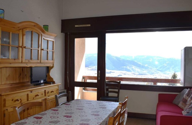 Studio cabine mezzanine avec box voiture et parking, ascenseur panoramique - FR-1-580-26