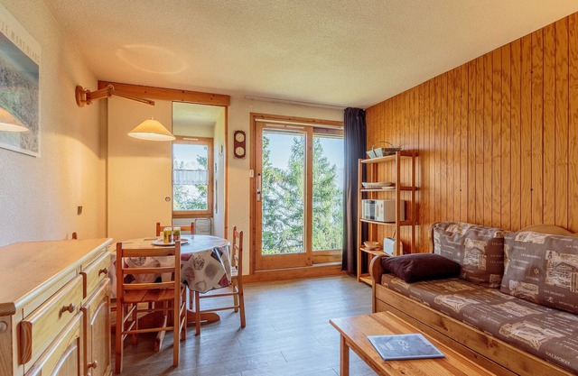 Studio cabin for 3 with terrace, near slopes, pets allowed