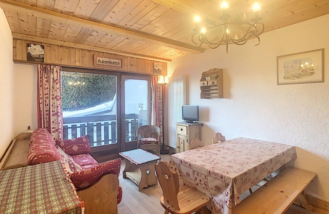 Studio cabine au pied des pistes avec balcon et équipements complets – 3,5 Km de Combloux