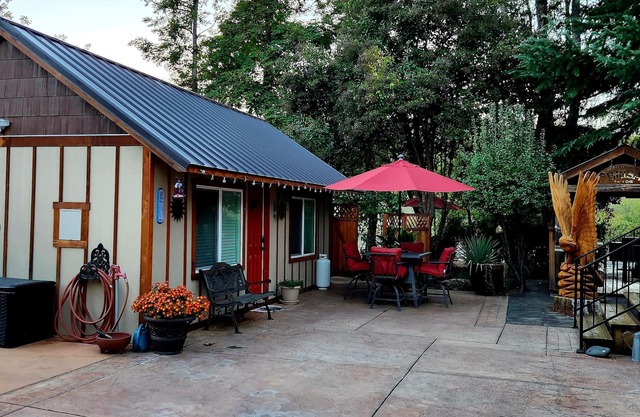 Studio Cottage On One Of The Top Ranked Steelhead Holes On The Upper Rogue