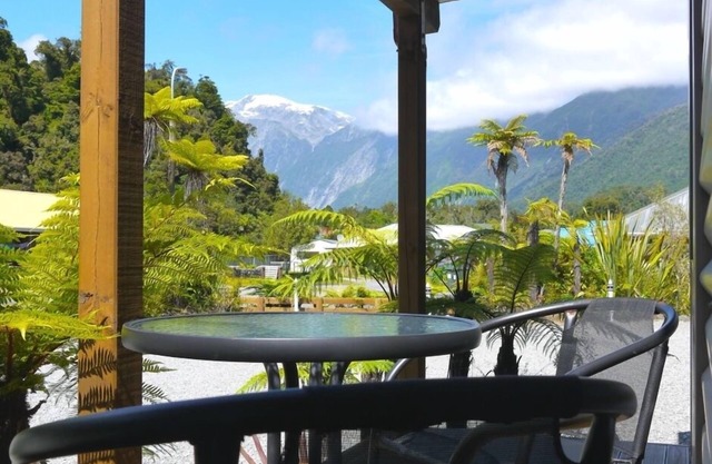 Studio Cottage with mountain view
