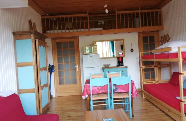 STUDIO full House Conveniently located (wireless)