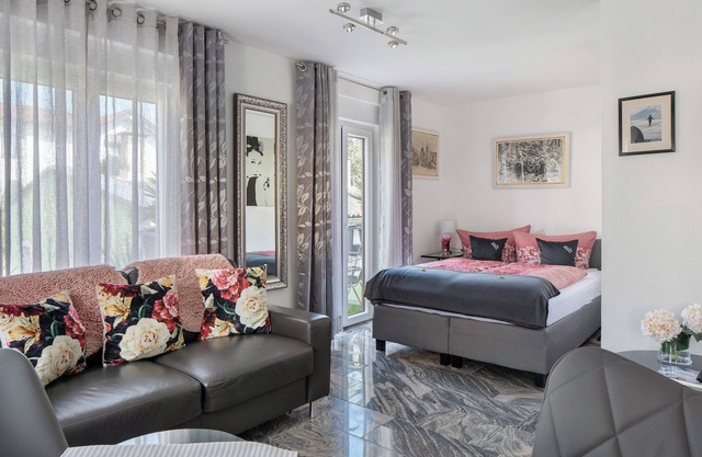 Studio 'Falko' with Shared Terrace, Balcony and Wi-Fi