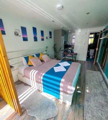 Studio Flat