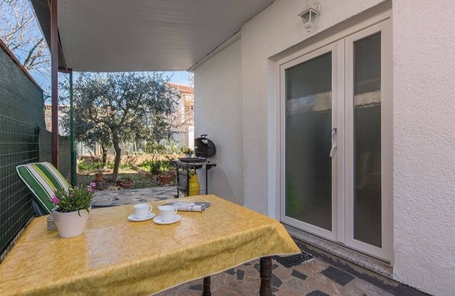 Studio flat with terrace Novigrad (AS-2536-a)