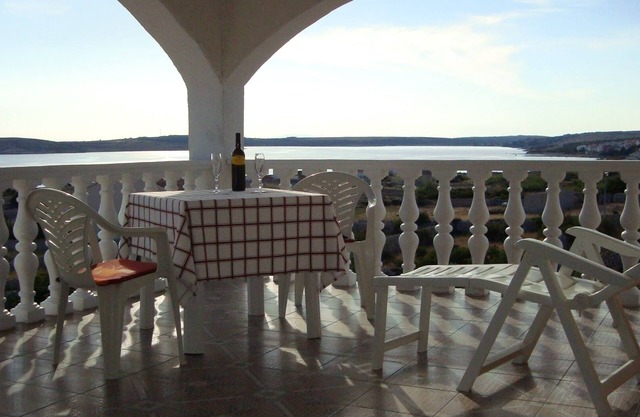 Studio flat with terrace and sea view Kustići, Pag (AS-6392-a)