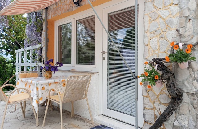 Studio flat with terrace Kukurini, Central Istria - Središnja Istra (AS-24534-a)