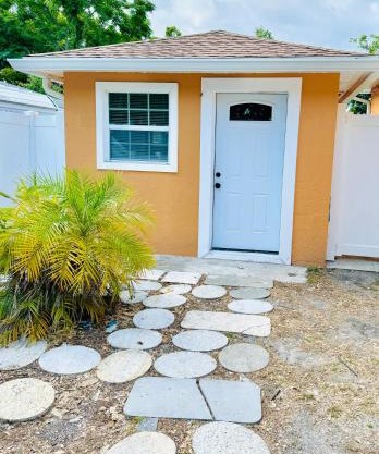 Studio home in St Petersburg FL