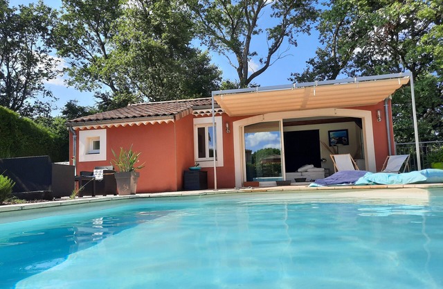 Studio Independant Dans un Golf Avec Piscine et Jardin
