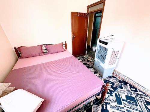 Studio in City Center Living at Heart of It All