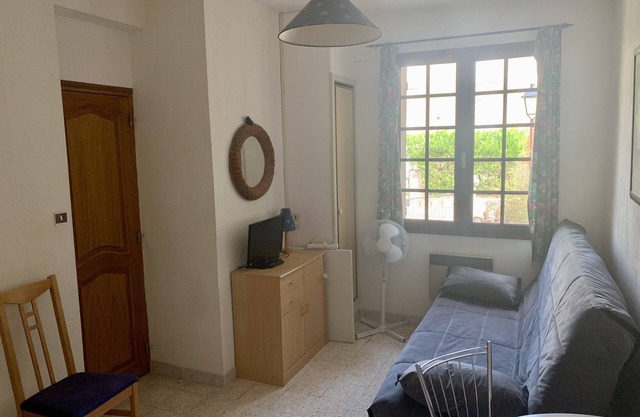 Studio in the heart of the village ideal for couples