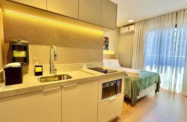 Studio near Shopping Mueller complete with parking space and air conditioning