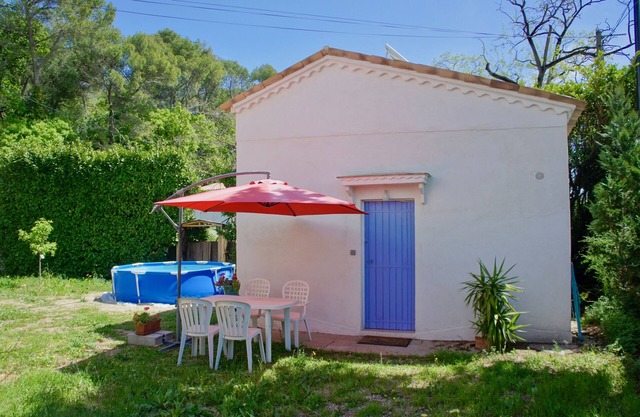 Studio Olivia independent with garden/swimming-pool