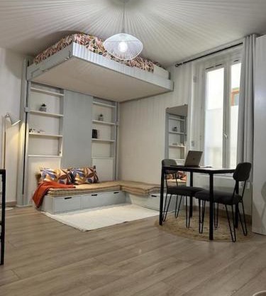Studio Paris 19