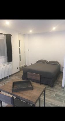 Studio Plain pied avec terrasse couverte 20m wifi et smart tv