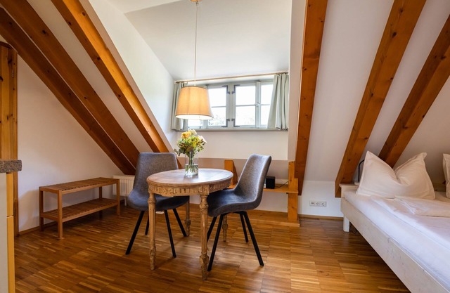 Studio-Private Bathroom-Vineyard view-Nr. 2