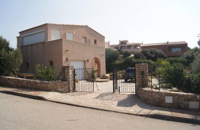 Studio rental in villa